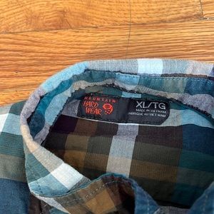 Mountain hardware xl plaid button up